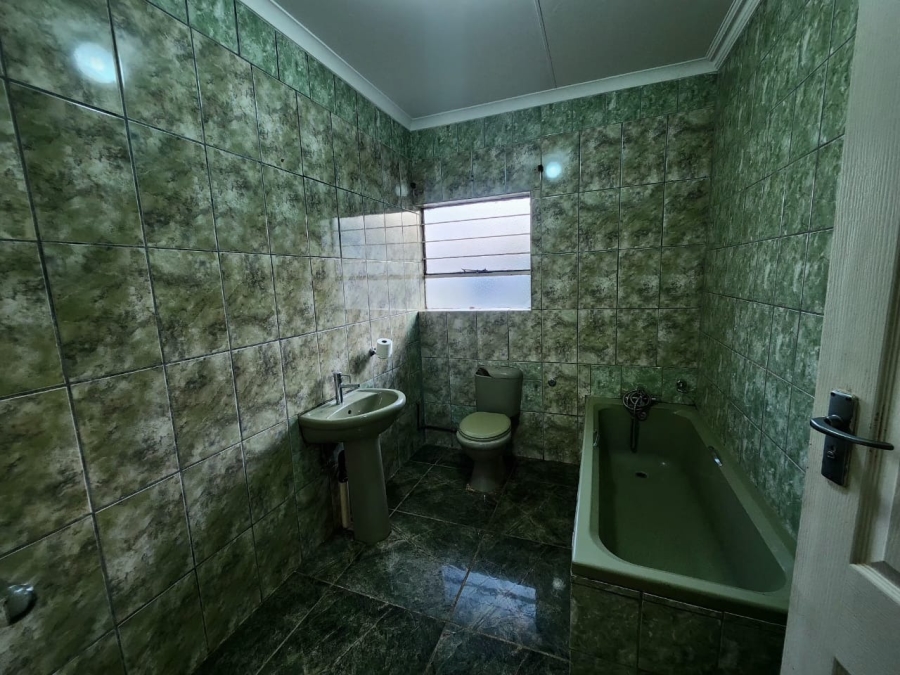3 Bedroom Property for Sale in Geelhoutpark North West